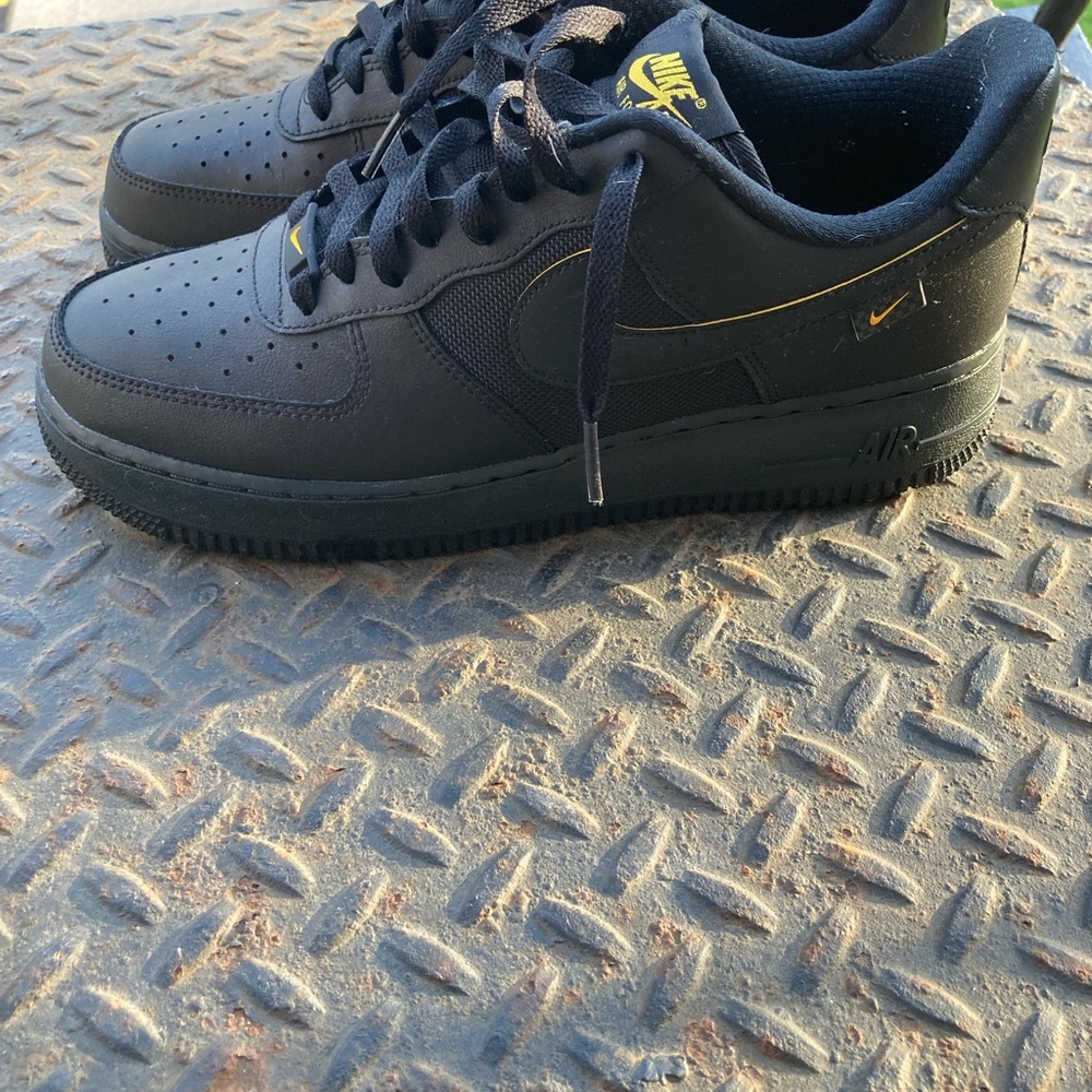 Need gone asap shoes are still in great condition